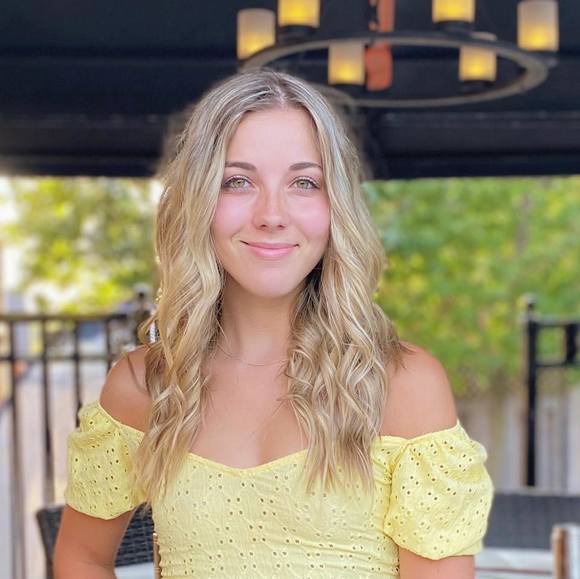 Meet your Posher, Mackenzie - Picture 1 of 1